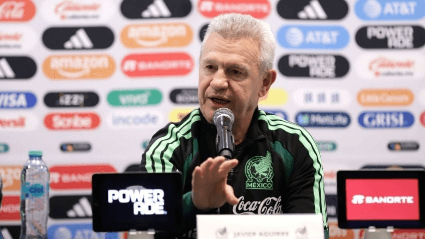 Javier "Vasco" Aguirre, técnico de la Selección Mexicana, durante conferencia de prensa sobre las bajas para el Mundial 2026.