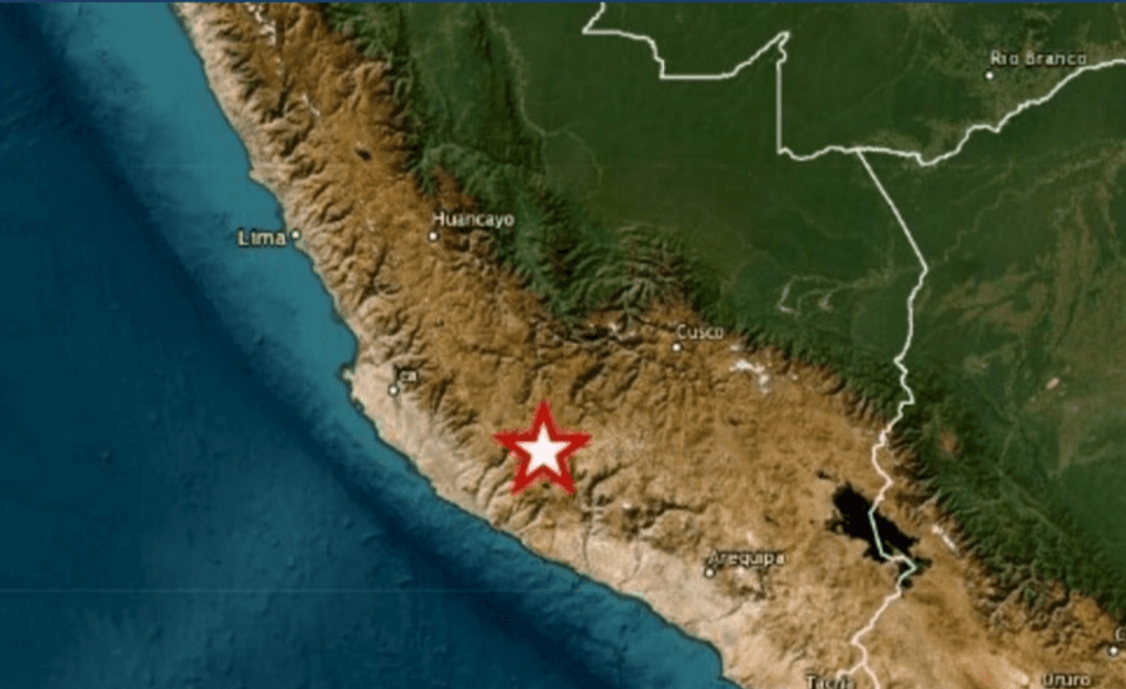 Mapa de Perú con la ubicación del epicentro del terremoto de magnitud 7.2, marcado con una estrella roja en la región de Ayacucho.