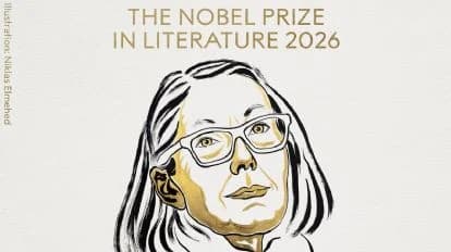 Anne Carson, ganadora del Premio Nobel de Literatura 2026, retratada con un fondo claro y un estilo artístico distintivo.