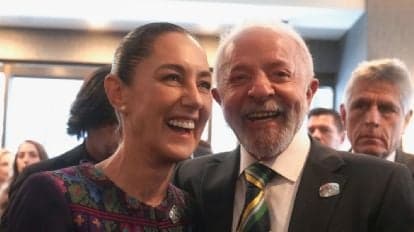 Claudia Sheinbaum y Luiz Inácio Lula da Silva sonríen durante un encuentro, reafirmando su compromiso de cooperación entre México y Brasil.