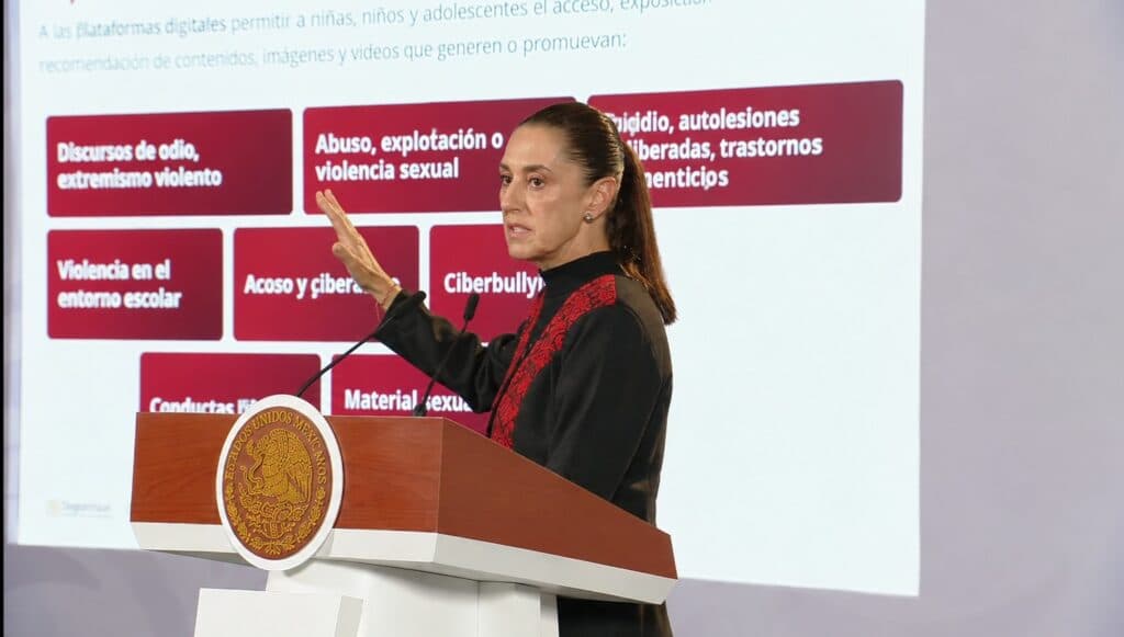 Claudia Sheinbaum Pardo presenta decreto para frenar contenidos violentos en plataformas digitales, destacando la protección de menores.