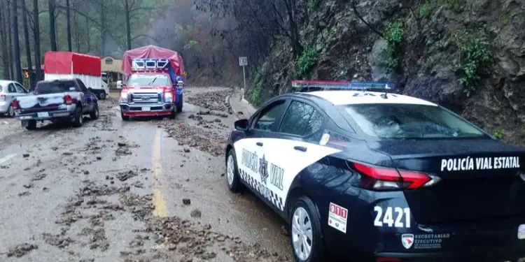 Fuertes lluvias provocan multiplicación de deslaves en Oaxaca