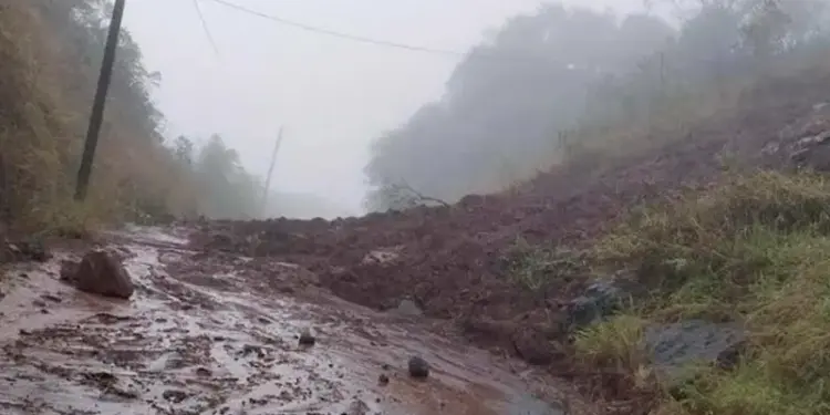 En Hidalgo inician evacuaciones por ríos desbordados