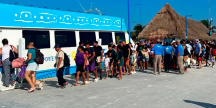 Inicia evacuación en Holbox por llegada de Beryl