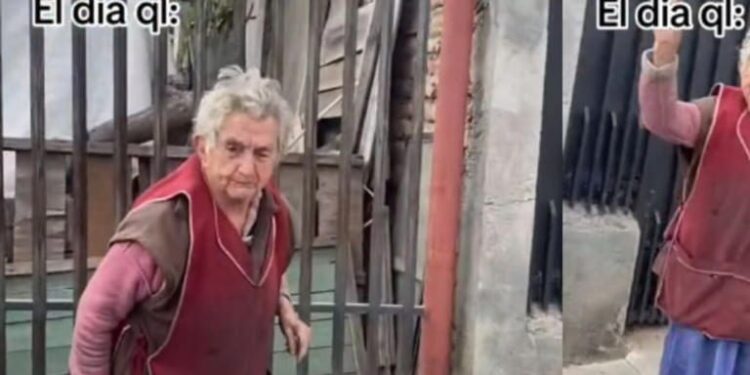 Viejita golpea con martillo el auto de un joven