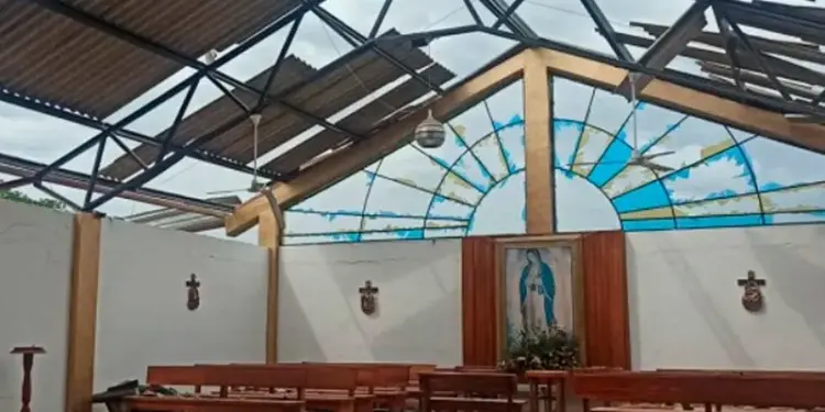 Explota iglesia en Michoacán