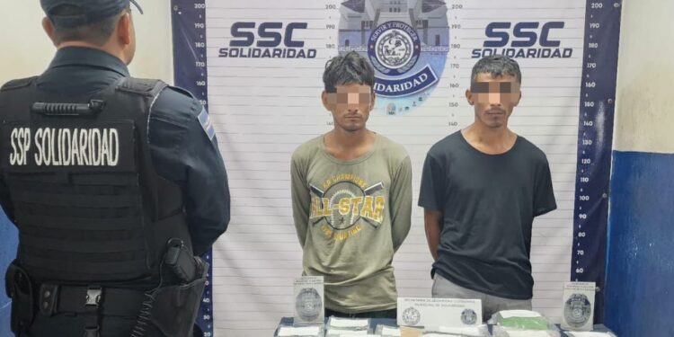 Detienen a dos sujetos con arma de fuego en Solidaridad