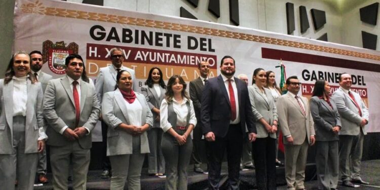 Dr. Ismael Burgueño Ruiz Presenta su Gabinete y Reafirma su Compromiso con la Transparencia en Tijuana