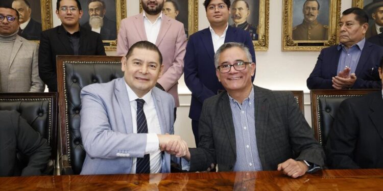 Puebla apuesta por la tecnología: acuerdan ruta para la Casa del Diseño de Semiconductores