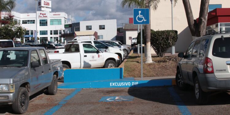 PRESIDENTA ROCIO ADAME INVITA LAS PERSONAS CON DISCAPACIDAD A RENOVAR SU TARJETÓN AZUL