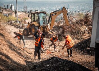 Beneficia Gobierno Municipal a delegaciones San Antonio de los Buenos y Centro con programa Tijuana: Ciudad Limpia