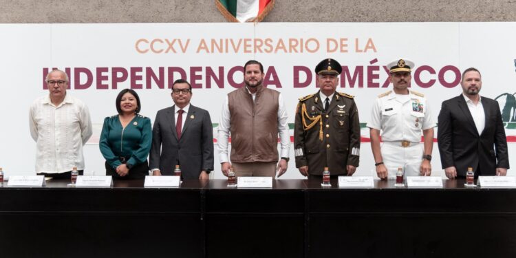 Encabeza Ismael Burgueño ceremonia conmemorativa por el 215 Aniversario de la Independencia de México