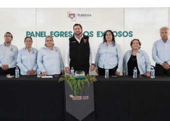 Participa Ismael Burgueño en Panel de Egresados Exitosos del CBTis 116